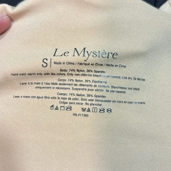 Like New! Le Mystère Smooth Shape Wireless Bra - Natural, size Small - Picture 9 of 13